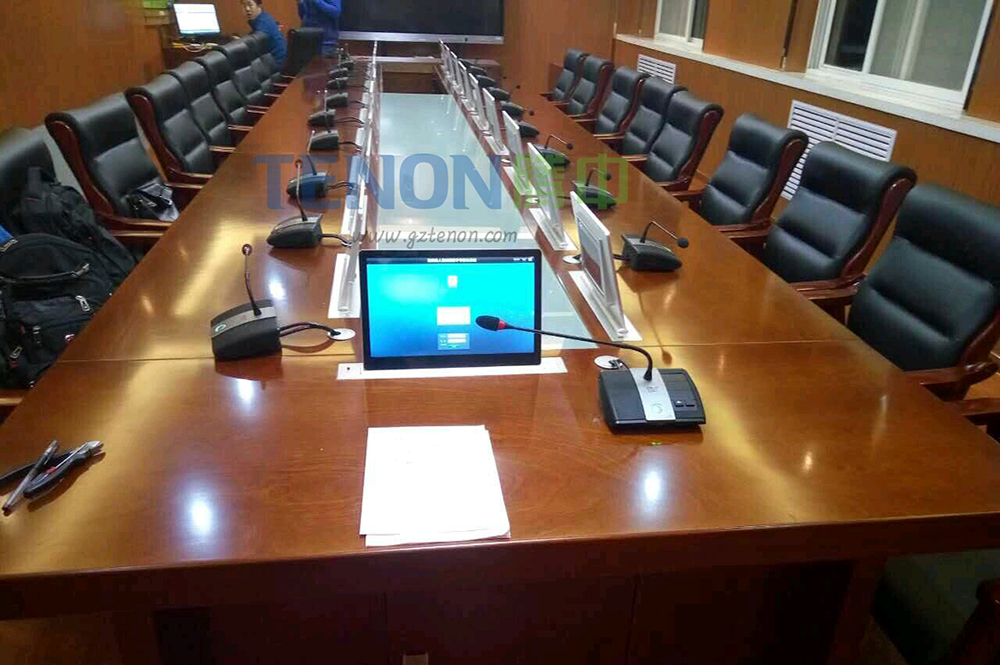 山西某法院（雙屏液晶升降一體機、桌面式話筒）