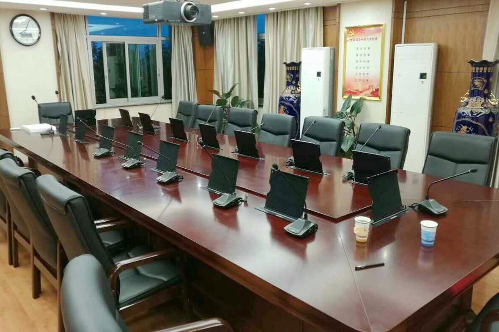 廣西某法院（雙屏液晶升降一體機、桌面式會議單元）