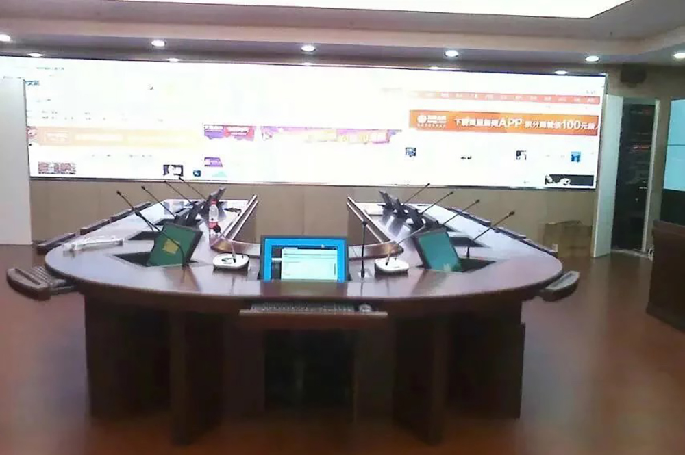 某南方報(bào)業(yè)傳媒集團(tuán)（液晶翻轉(zhuǎn)一體機(jī)【半嵌入式】、嵌入式話筒）