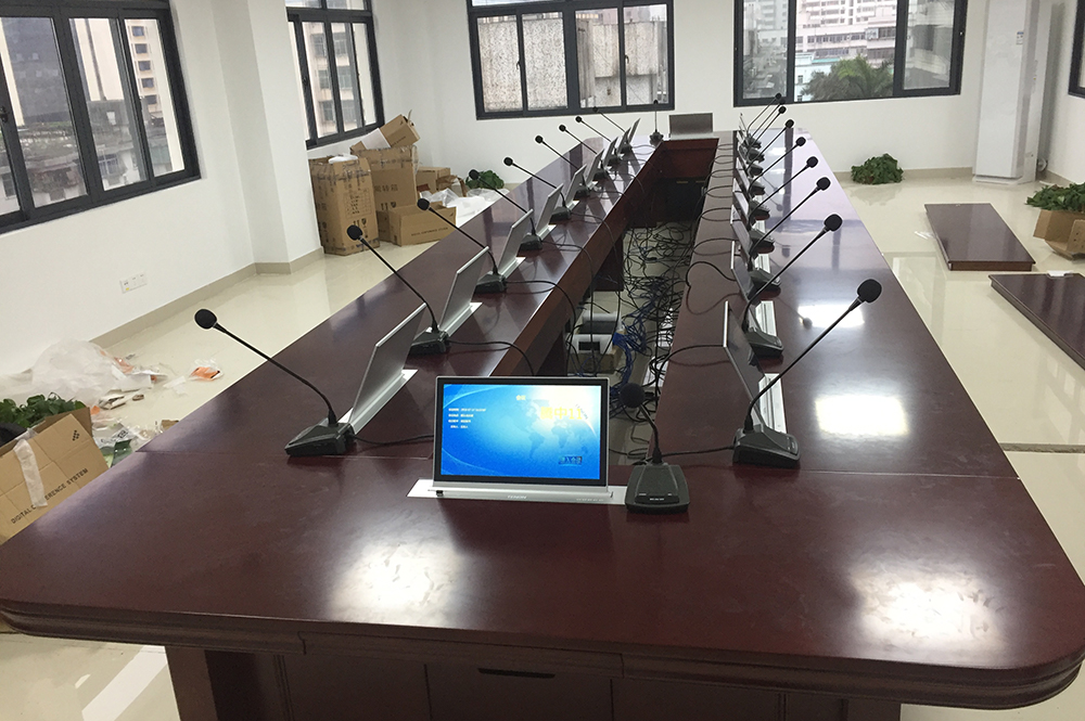 某郵政儲(chǔ)蓄大廈會(huì)議室（液晶升降一體機(jī)、桌面式話(huà)筒）