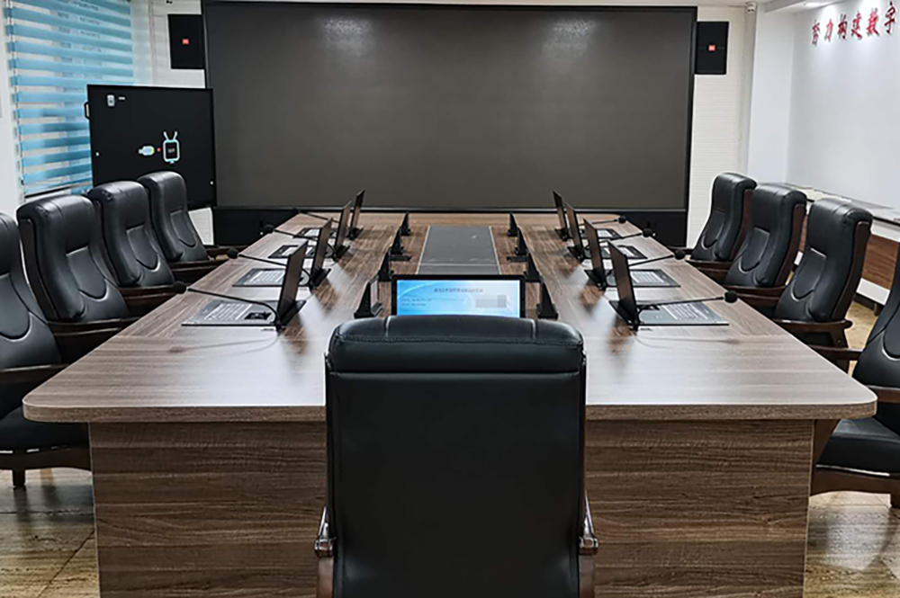 某武警總隊(duì)（液晶翻轉(zhuǎn)一體機(jī)【帶鍵盤(pán)】、嵌入式話(huà)筒）