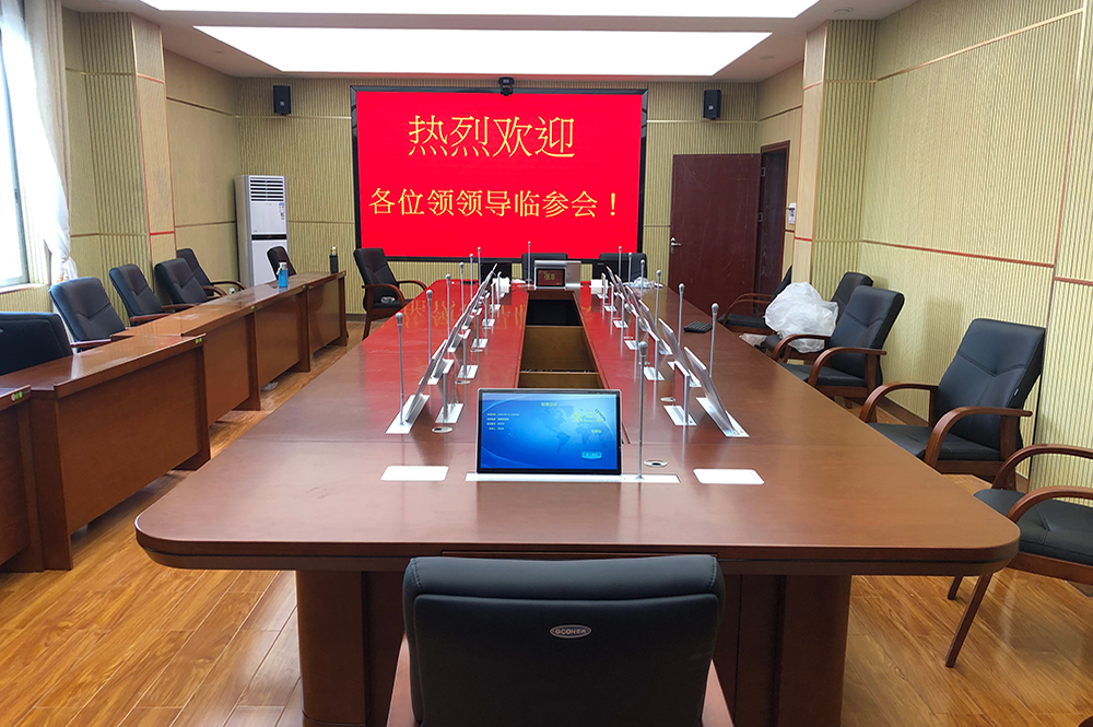 廣西某檢察院（液晶升降一體機(jī)帶升降式話(huà)筒、升降式電子桌牌、彈起式桌面插座）