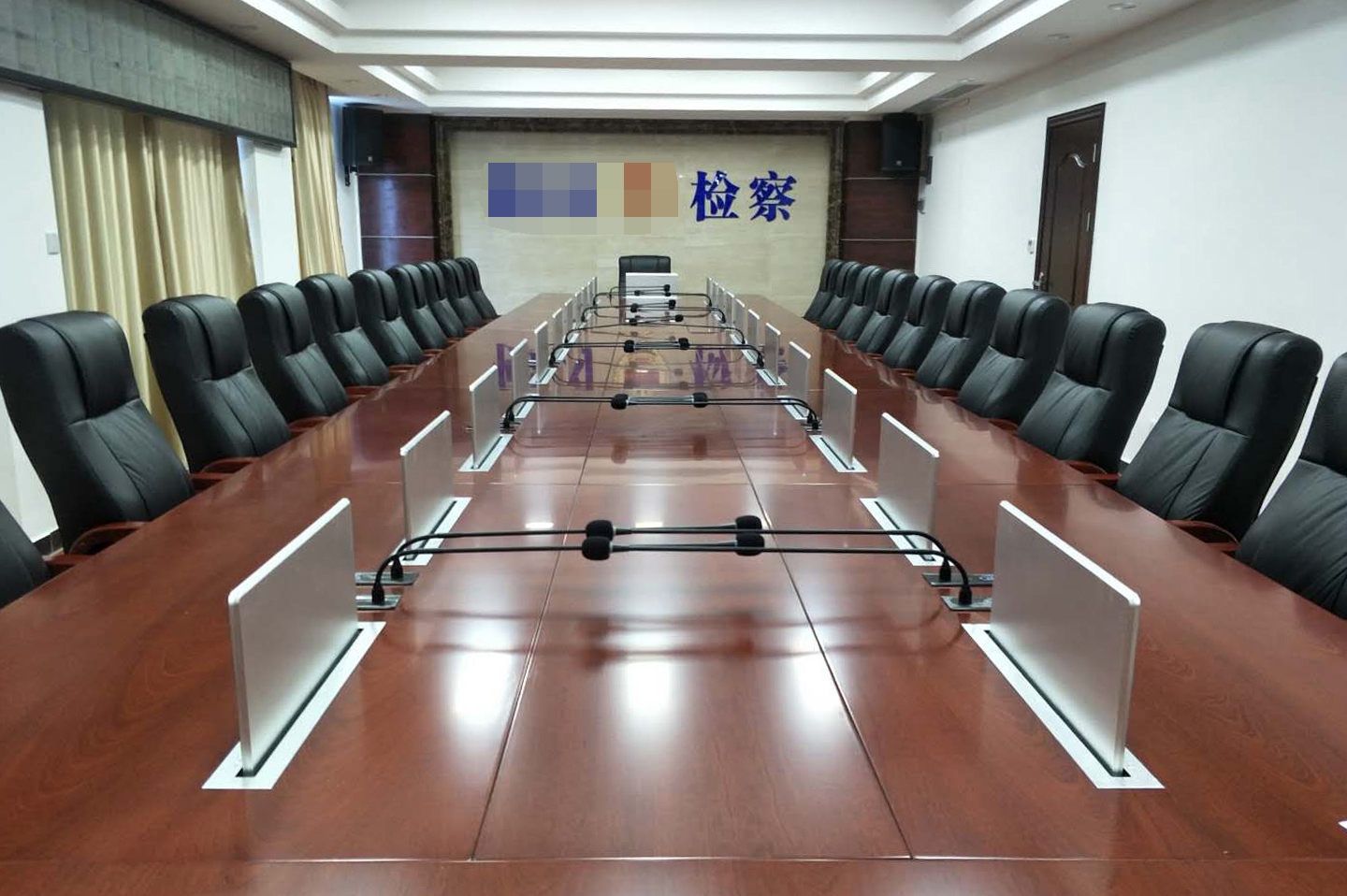 廣東某檢察院（液晶升降一體機(jī)、嵌入式話筒）