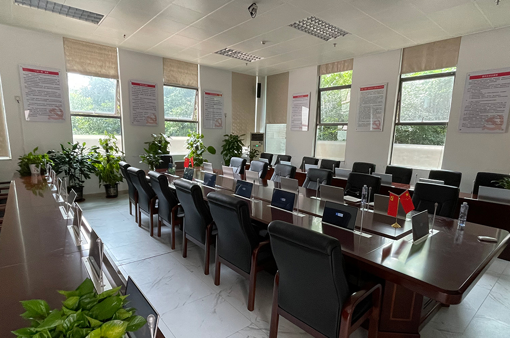 廣東某圖書館（液晶升降一體機(jī)帶升降話筒+擴(kuò)聲系統(tǒng)））